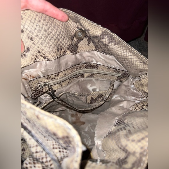 Michael kors snakeskin/ python? Large purse cream/tan/brown - Picture 11 of 11
